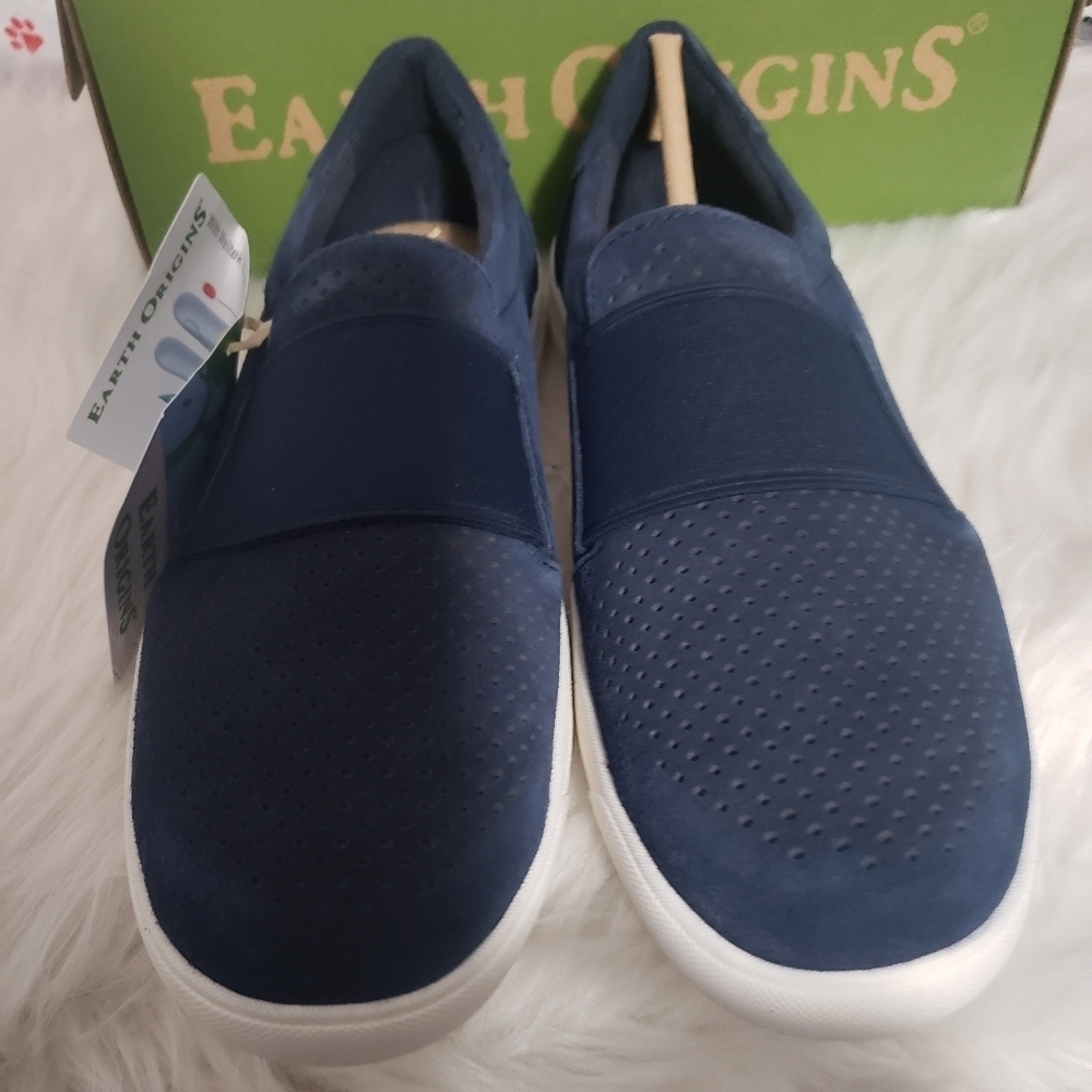 Women's Wide 7.0 Navy Shoes